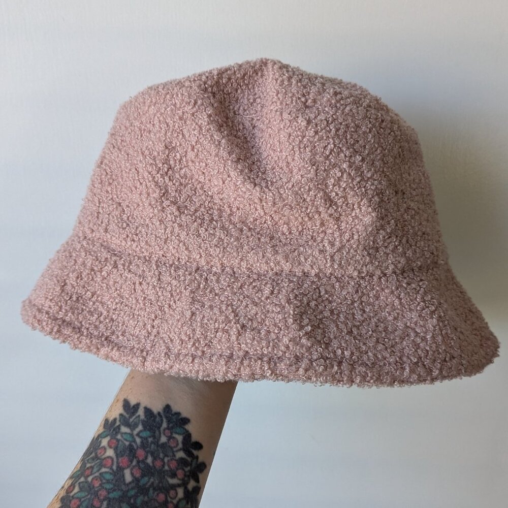 Forever 21 Sherpa Bucket Hat Winter Fuzzy Rose Gold OS